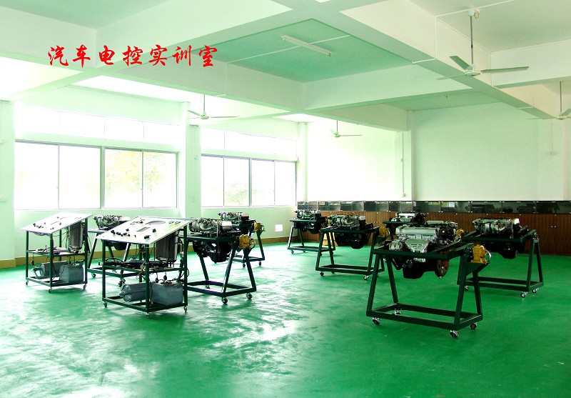 汽车电控实训室.jpg
