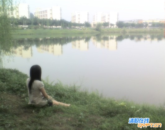 楼潴~莪的背影……